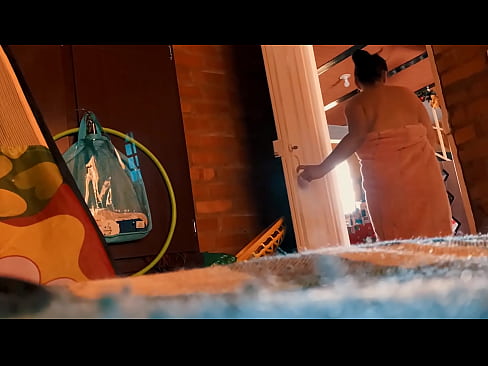 ❤️ Dayım mənim arxamca duşa girir, mən duş qəbul edərkən məni sikir. Porno bizdə