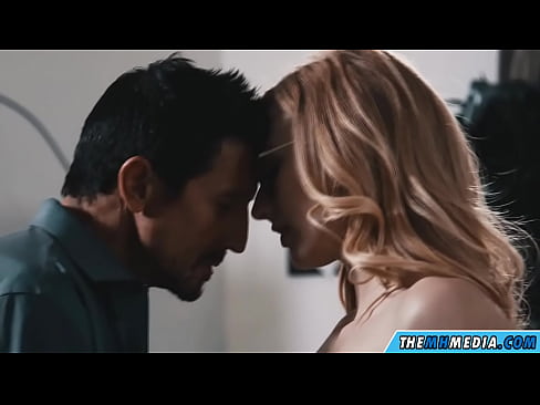 ❤️ Çılğın sarışınla romantik seks Porno bizdə