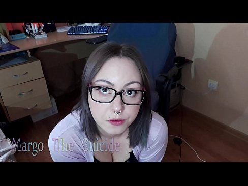 ❤️ Eynəkli Seksual Qız Kamerada Dildosunu Dərindən Əyir Porno bizdə